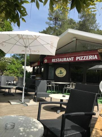 Village Vacances Aux Villages Sous Les Pins Леон Екстер'єр фото